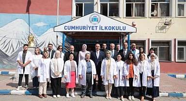 Ağrı’da ilk ders zilini Vali Koç çaldı