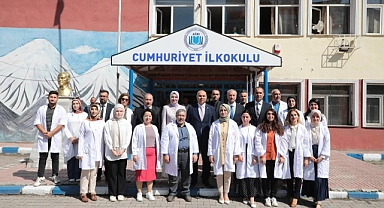 Ağrı’da ilk ders zilini Vali Koç çaldı