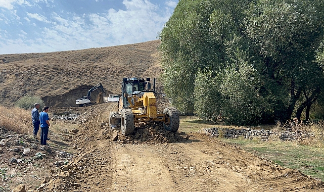 Ağrı’da Köy Yollarında Çalışmalar Devam Ediyor