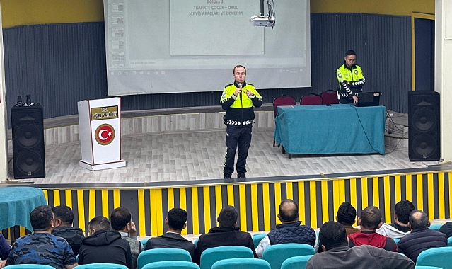 Ağrı’da trafik ekipleri araç sürücülerine eğitim verdi