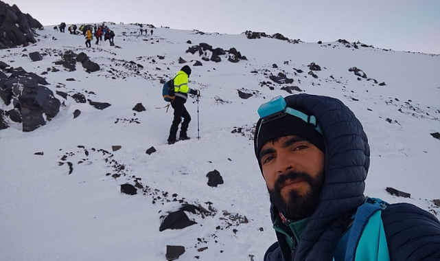Ağrı Dağı’na mevsimin  ilk karı yağdı