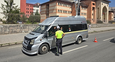 Ağrı İl Emniyet ve Jandarma ekipleri, asayiş denetimlerini sürdürüyor