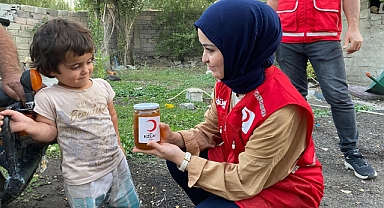 Ağrı Kızılay’ın balları ihtiyaç sahiplerine ulaştı