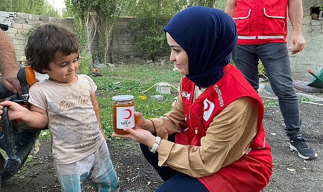 Ağrı Kızılay’ın balları ihtiyaç sahiplerine ulaştı