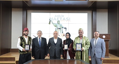 Ağrı Valisi Koç, Ahilik Haftası'nda esnafla bir araya geldi