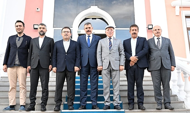 AK Parti heyetinden Erzurum Valisi Mustafa Çiftçi'yi ziyaret