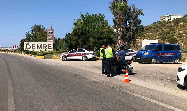 Antalya’da kurallara uymayan motosiklet sürücülerine ceza yağdı