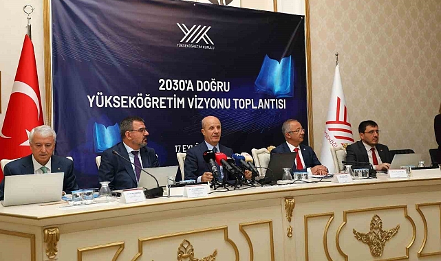 Atatürk Üniversitesi Rektörü Prof. Dr. Ahmet Hacımüftüoğlu, YÖK'ün 2030 vizyonun konuşulduğu toplantıya katıldı