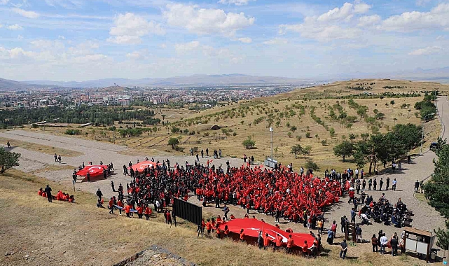 Atatürk Üniversitesi Vakıfı"Aşk-ı Vatan" ile okulla tanıştılar