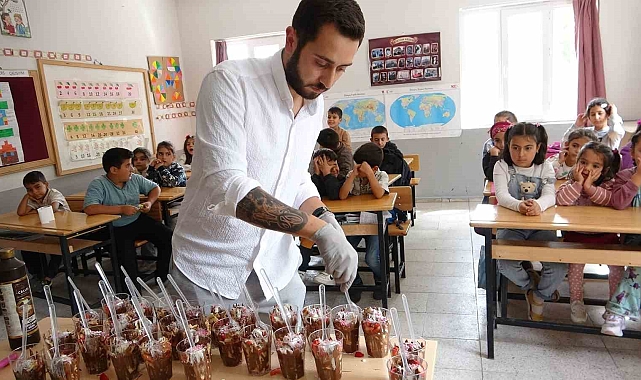 Atilla Karaca Köy köy dolaşarak çocukları waffle ile buluşturuyor