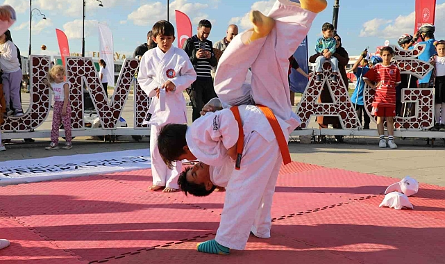 Avrupa Spor Haftası'nda Ağrı'da farklı branşlarda gösteriler düzenlendi
