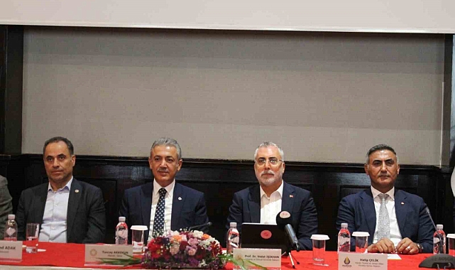 Bakan Işıkhan, Mardin’de iş adamları ve STK temsilcileriyle bir araya geldi