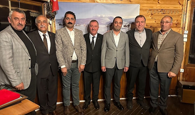 Başkan Azizoğlu'nda Karaaslan'a veda yemeği