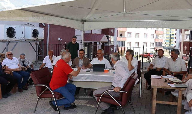 Belediye Başkanı Adem Çelebi mahalle sorunlarını mahallede mahalliden dinledi