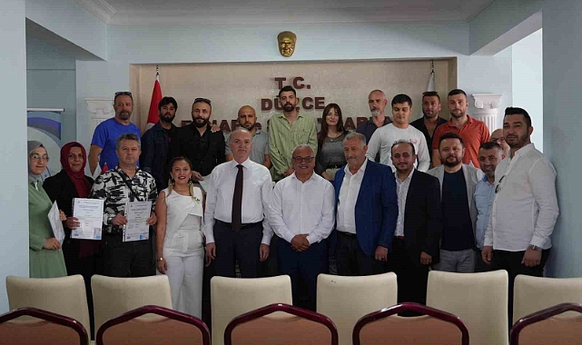 Belgelerini Başkan Özlü’den aldılar