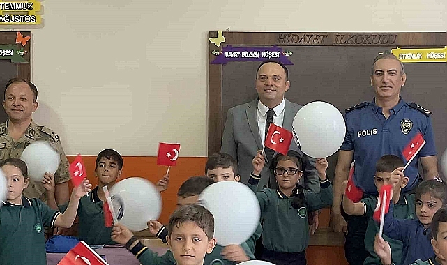 Bitlis'te İlköğretim Haftası törenle kutlandı