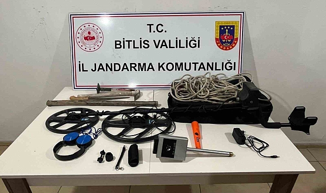 Bitlis'te arkeolojik sit alanında kaçak kazı yapan 9 kişi suçüstü yakalandı