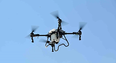 Bitlis'te bir ilk çekirgelere karşı dronla mücadele