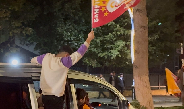 Bitlis'te Galatasaraylı taraftarların galibiyet coşkusu