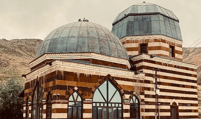 Büyük İslam âlimi: Ahmedi Hani Türbesi