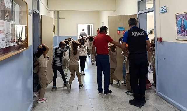 Çağlayan İlkokulunda deprem tatbikatı yapıldı