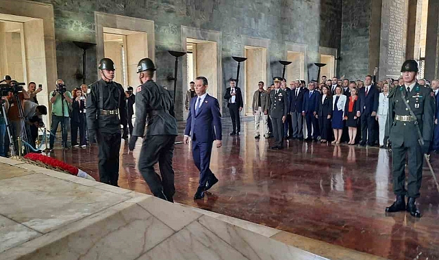 CHP 101’inci yılında Anıtkabir’de