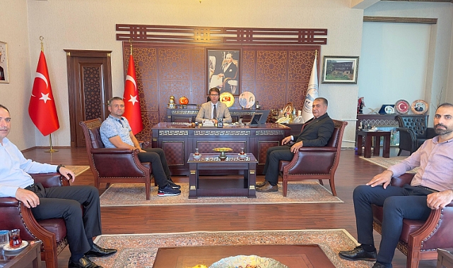 Erciş Engelsiz Yaşam, Bakım ve Rehabilitasyon Merkezi Müdürü Sadık İşler Erciş Kaymakamını Ziyaret Etti