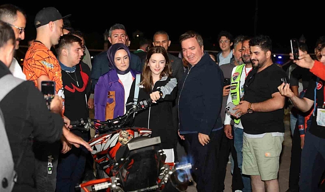 Ergan Dağında motosiklet akrobasi şov
