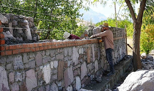 Erzincan'da aylık 100 bin lira kazanıyorlar: Onlar taşın sanatkarları
