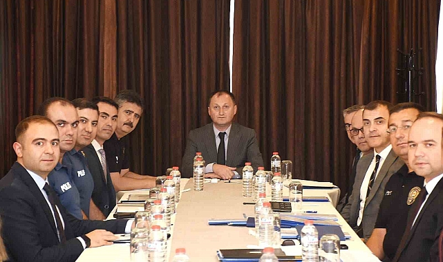 Erzincan Emniyet Müdürü Baybaba, şube müdürleriyle toplantı yaptı
