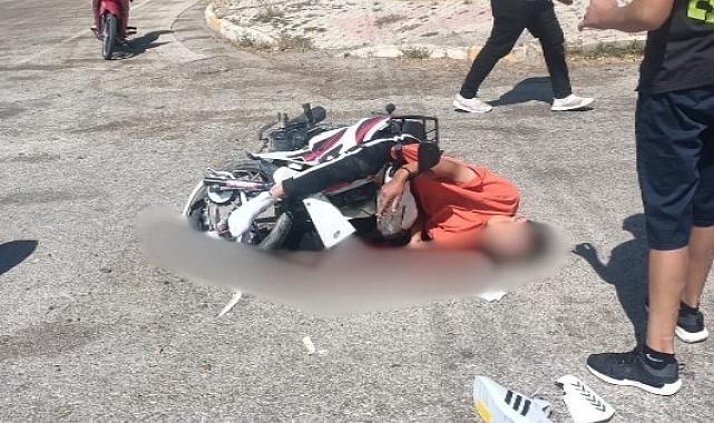 Erzincan'da belediyenin temizlik aracına çarpan motosikletli genç hayatını kaybetti