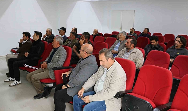 Erzincan'da  çiftçiler bitkisel ve hayvansal destekleme konusunda bilgilendirildi
