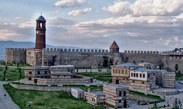 Erzurum'da alkol yasağına uymayan 67 şahsa ceza
