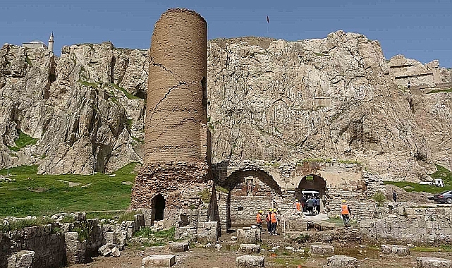 Eski Van Şehri'nde 750 yıllık Van Ulu Cami aslına uygun restore edilecek