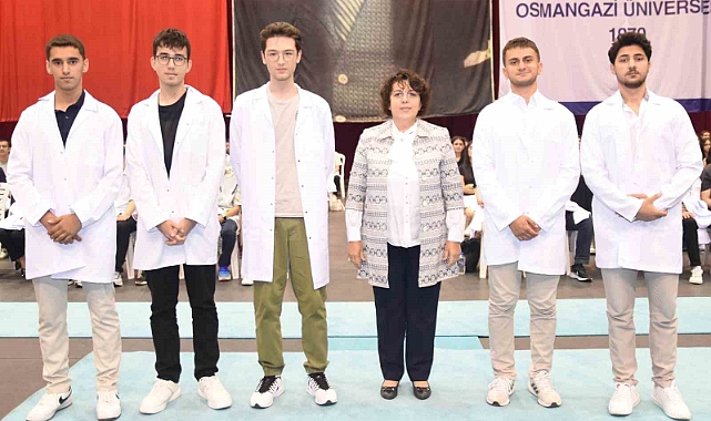 ESOGÜ Tıp Fakültesi’nin yeni öğrencileri beyaz önlüklerini giydi