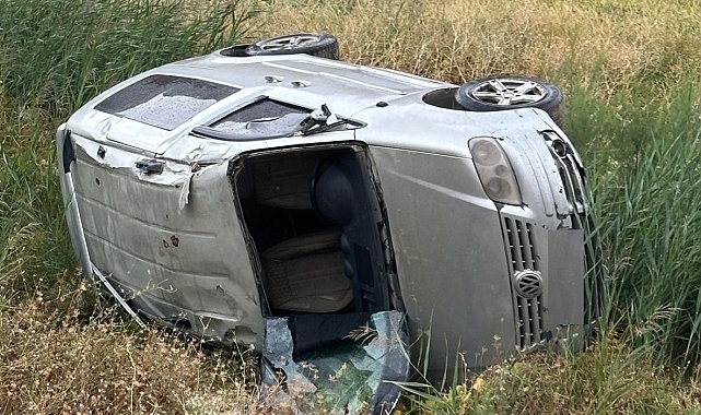 Hafif ticari araç takla attı: 2'si çocuk 4 yaralı