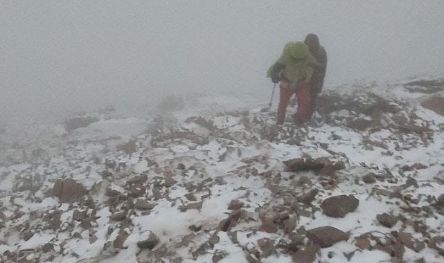 Hakkari'de dağcıların zorlu tırmanışı