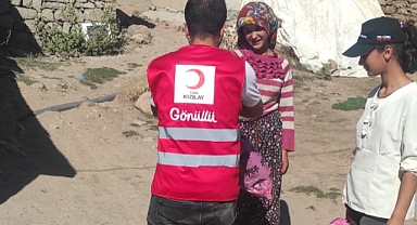 Hamur’da ihtiyaç sahiplerine giyim yardımı