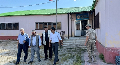 Hamur kaymakamı Mahir, Karlıca köyünde vatandaşlarla buluştu