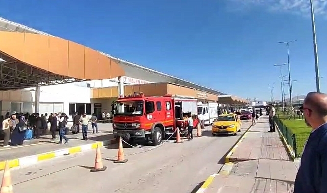 Havalimanı'nda yangın paniği