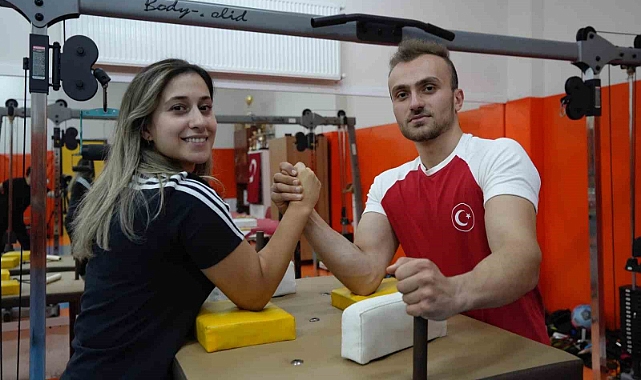 İddia uğruna başladığı bilek güreşinde dünya üçüncüsü oldu