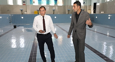 İl Müdürü Çelebi, Patnos’ta bulunan Yarı Olimpik Yüzme Havuzunu inceledi