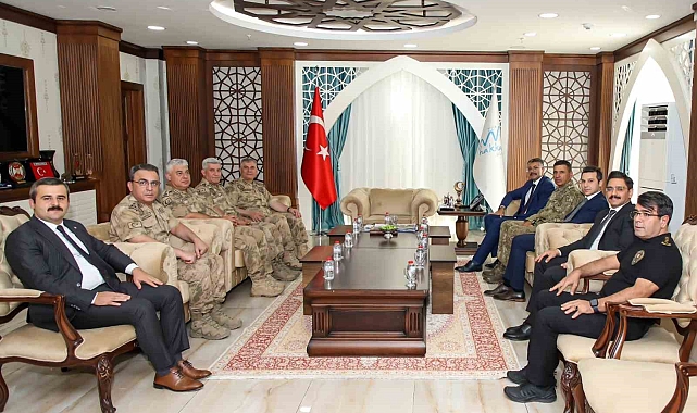 Jandarma Genel Komutanı Orgeneral Ali Çardakcı Hakkari'de