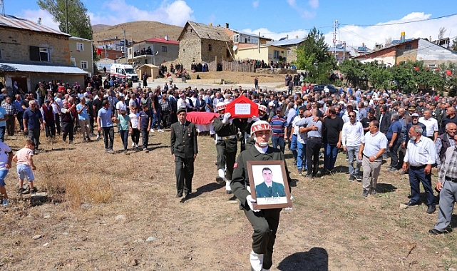 Kalp krizi sonucu vefat eden uzman çavuş son yolculuğuna uğurlandı