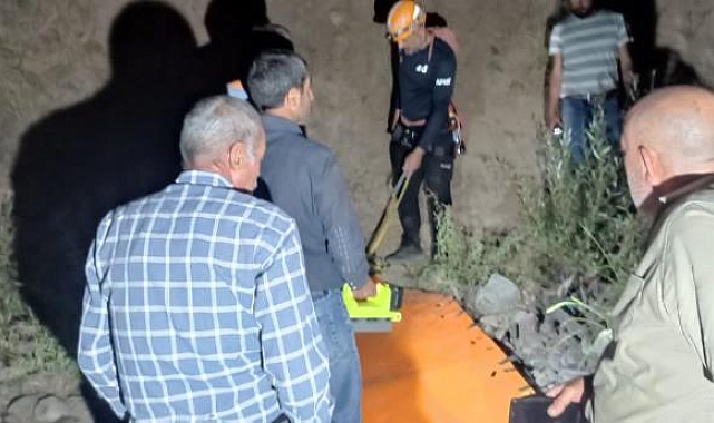 Kayalıklardan düşen adam hayatını kaybetti