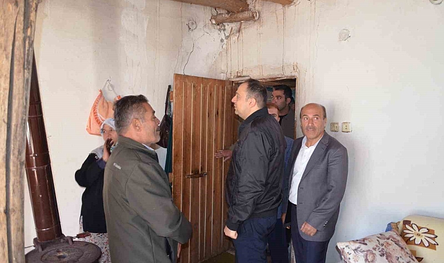 Kaymakam Demir'den depremin merkez üssü köye ziyaret