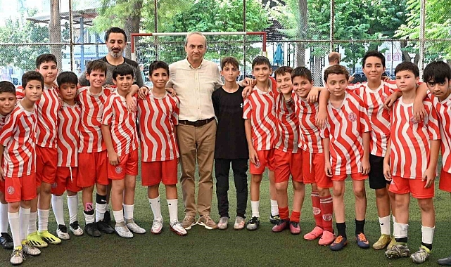 Kepez’de Erenköy Mahallesi’ne çim futbol sahası yapılacak