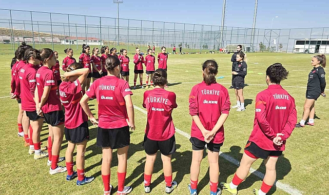 Kız Millî Takımımız Palandöken'de güç depoladı