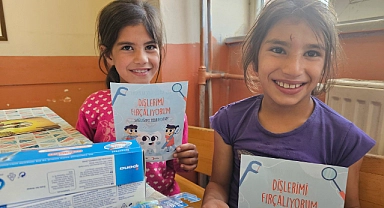 Kızılay Ağrı Şubesi gönüllüleri, Köydeki Miniklere Ağız ve Diş Sağlığının Önemini Anlattı