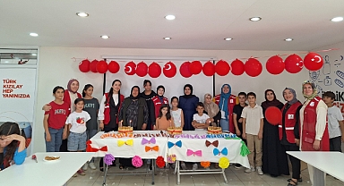 Kızılay’dan Ağrı’daki çocuklara doğum günü sürprizi